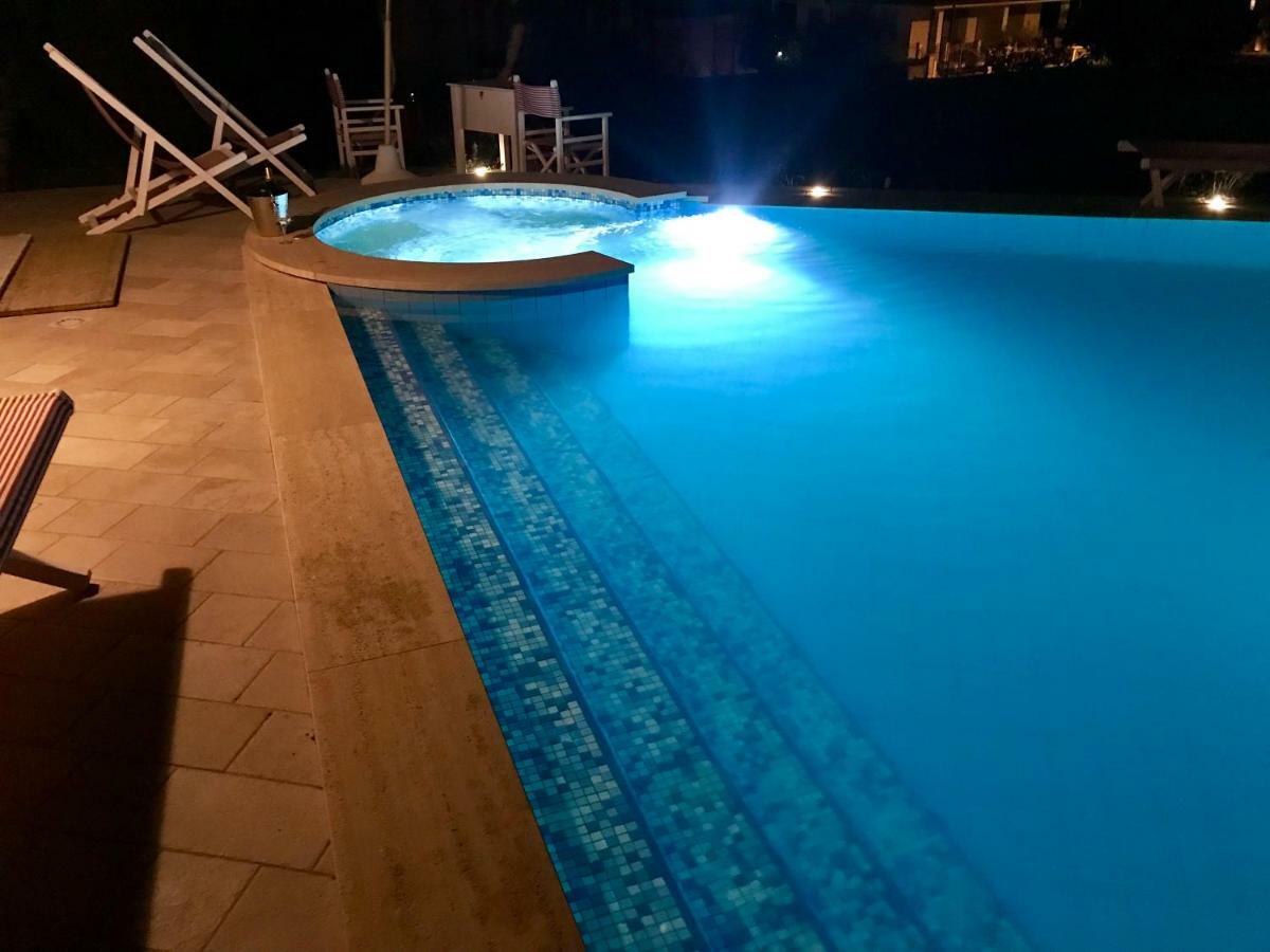 Villa Ester Камайоре Экстерьер фото